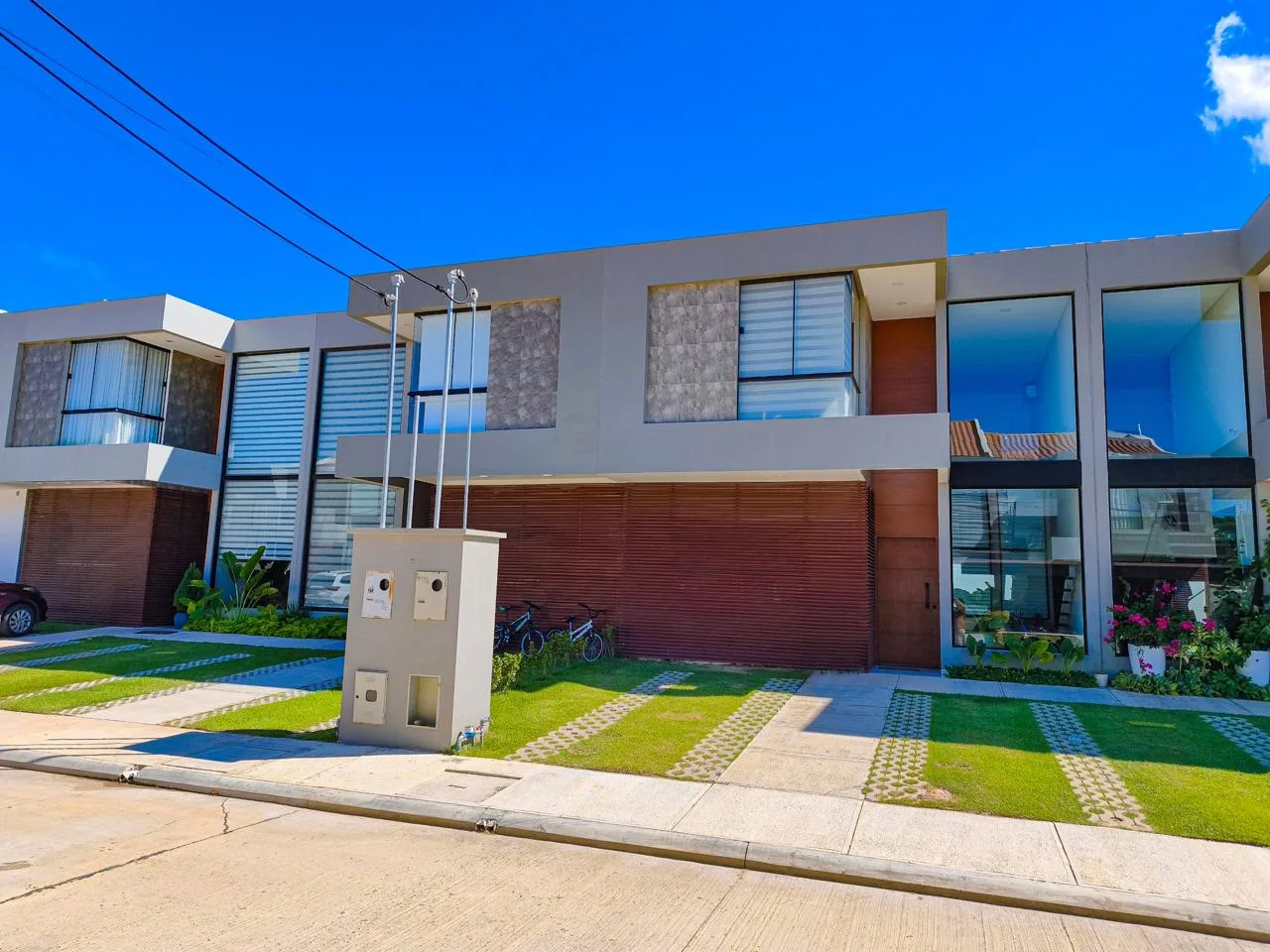 Casa en Venta – Condominio Urubó Nord  a estrenar 